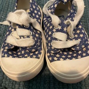Star sneakers size 6 Gap shoes
